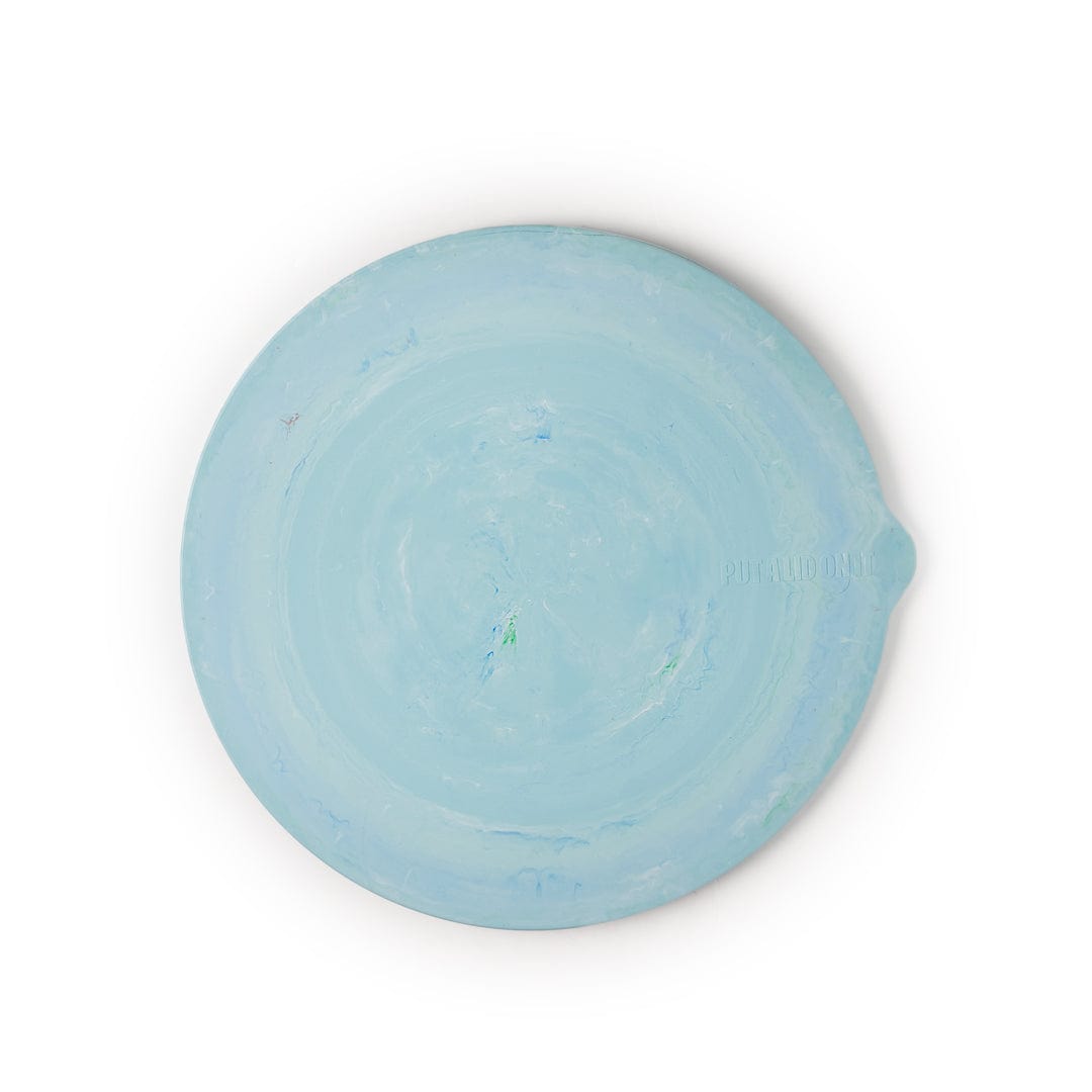 Serving bowl with a lid — the round