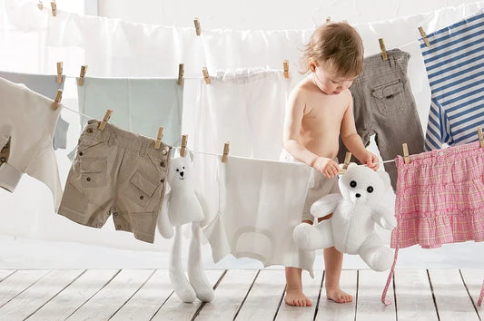 Why Oxygen Bleach is Better Than Chlorine Bleach (And How to Use it For Cleaning