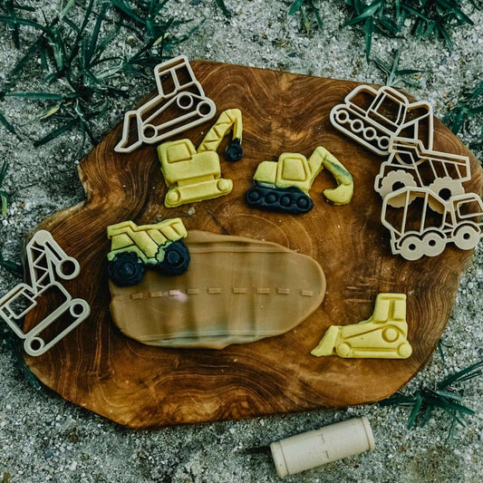 Cookie Cutter / Play Dough Cutters Construction (set of 5) + Road Roller
