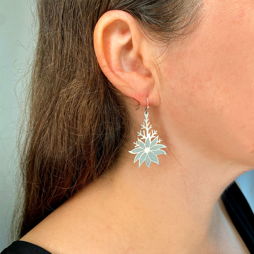 Go Do Good Hook Earrings - Flannel Flower